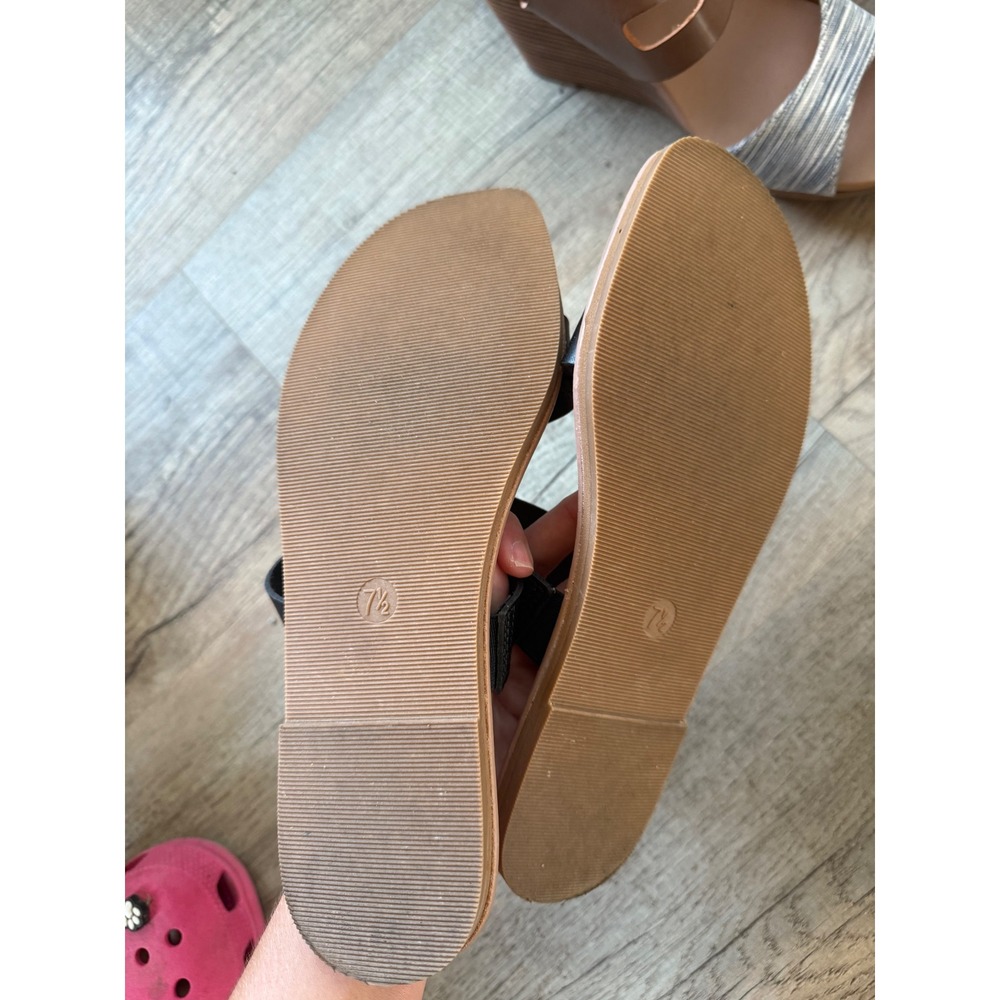 Universal Thread Womens Black Two Strap Slide Sandals Square Toe Flat Size 7.5 - Picture 2 of 2